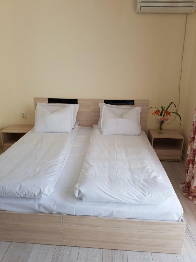 Guesthouse Zanier ネセバル エクステリア 写真